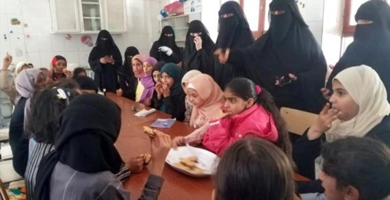 وكيلة قطاع تعليم الفتاة بالتربية تطلع على أنشطة المراكز الصيفية للطالبات بالأمانة