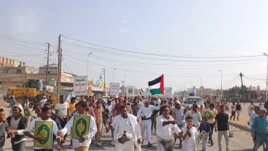 مسيرات لخريجي دورات التعبئة في المراوعة والقناوص بالحديدة