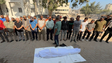 استشهاد 4 مواطنين جراء قصف مدفعي لحي الزيتون جنوب غزة