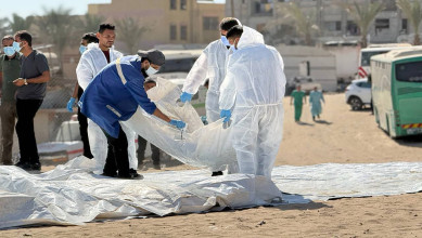 الدفاع المدني بغزة ينتشل 50 جثة من ساحة مسجد صلاح الدين