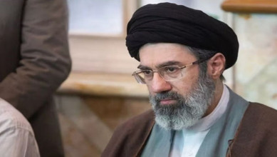 السيد الخامنئي: القوة المنبثقة من العلم والتقوى درع فولاذي في مواجهة نظام الهيمنة