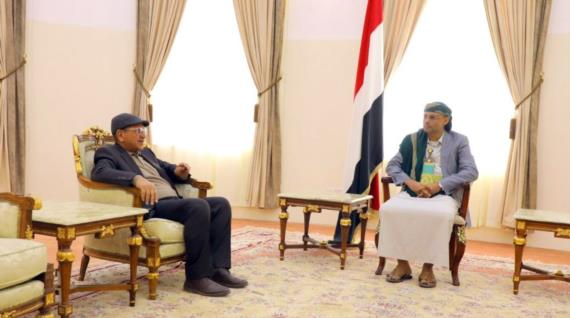 الرئيس المشاط يناقش مع وزير التخطيط مستوى تنفيذ خطة العام الجاري