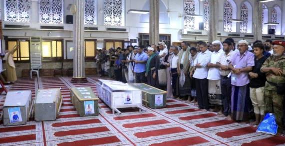 تشييع شهداء مجزرة رأس عيسى من العاملين في شركة الغاز