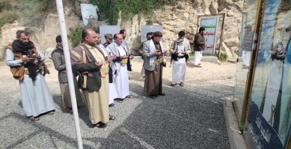 صعدة.. مقبولي والبخيتي يزوران ضريح الشهيد القائد في منطقة مران