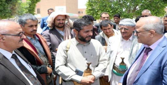 عضو السياسي الأعلى النعيمي يتفقد التعليم الأكاديمي بجامعة ذمار