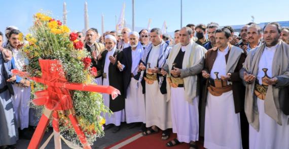 مدير وكوادر مكتب الرئاسة يزورون ضريح الشهيد الرئيس صالح الصماد